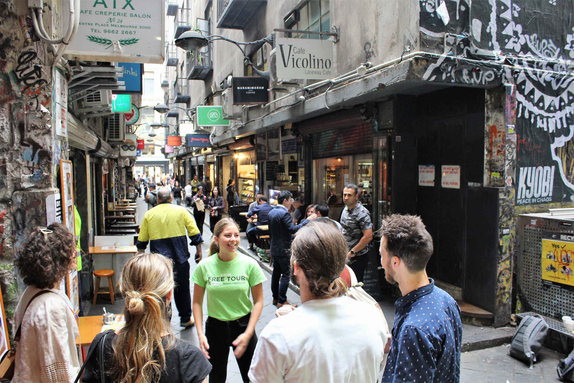 Melbourne I_m Free tour guide with a group in Melbourne lane_1